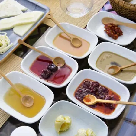 호텔 The Beijing Vv & Bistro 4*